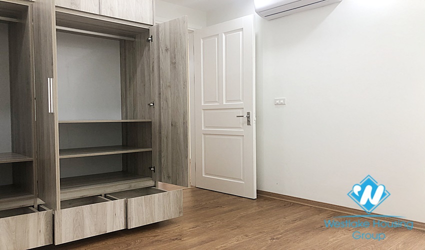 Three-bedroom, two-bathroom apartment not fully furnished, nice new house for rent
